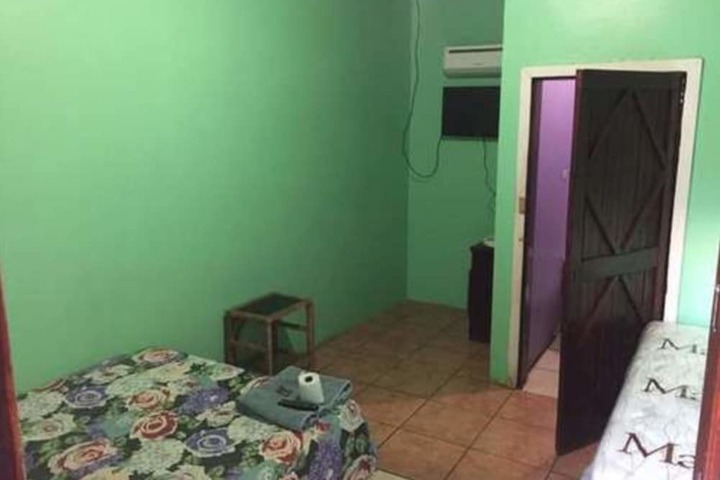 Room 4 of 7