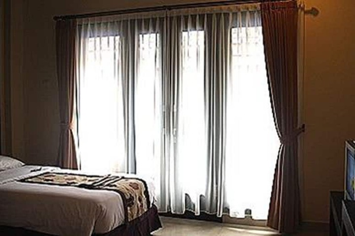 Room 3 of 28