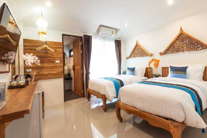 Room 8 of 29