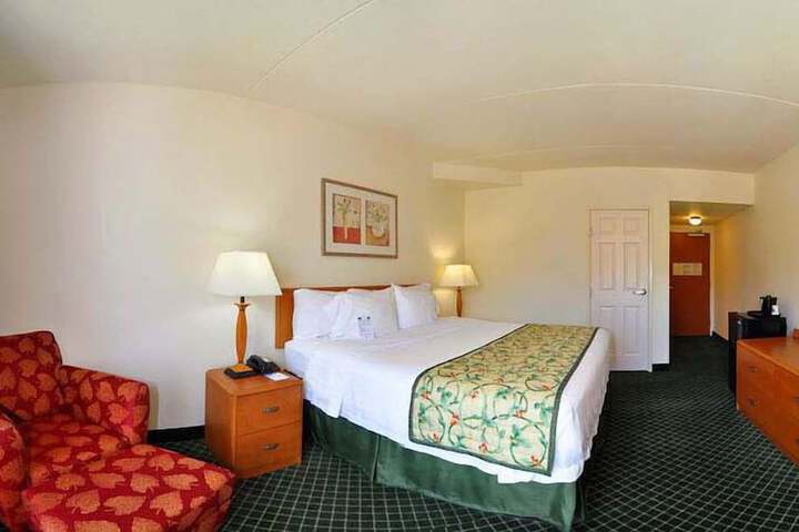 Room 6 of 37