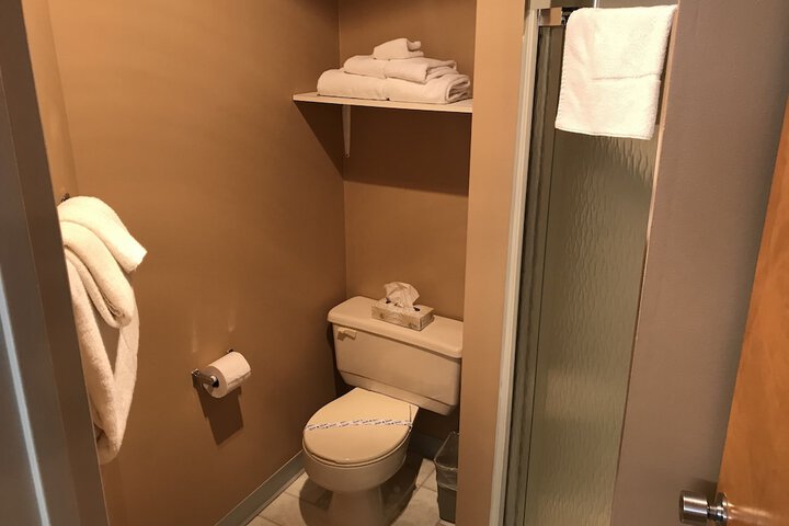 Room 77 of 102