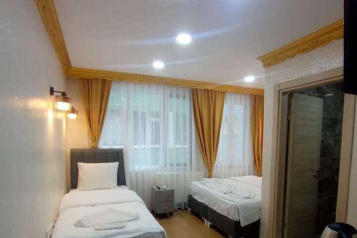 Room 9 of 30