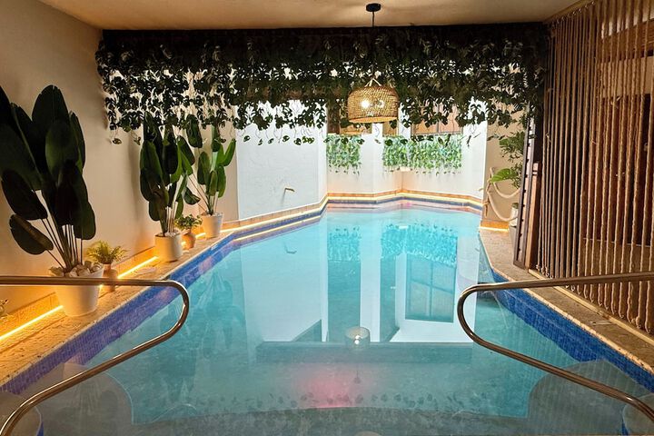 Hotel with Pool