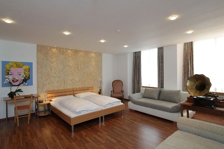 Room 5 of 46