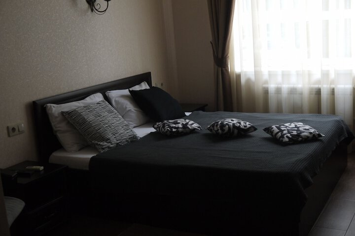 Room 4 of 42