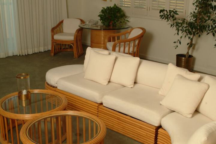 Room 8 of 88