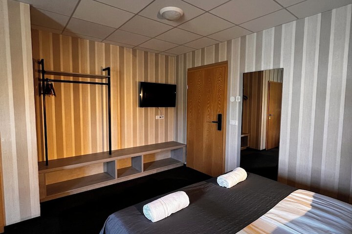 Room 11 of 79