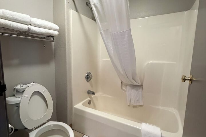 Room 21 of 27