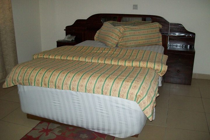Room 5 of 15