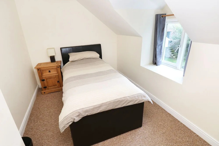 Room 2 of 14