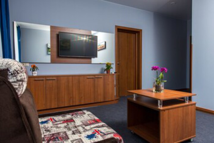 Room 17 of 36