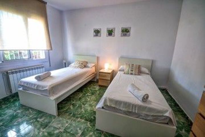 Room 12 of 26
