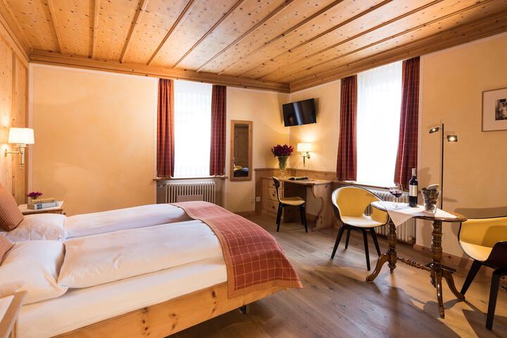 Room 10 of 78