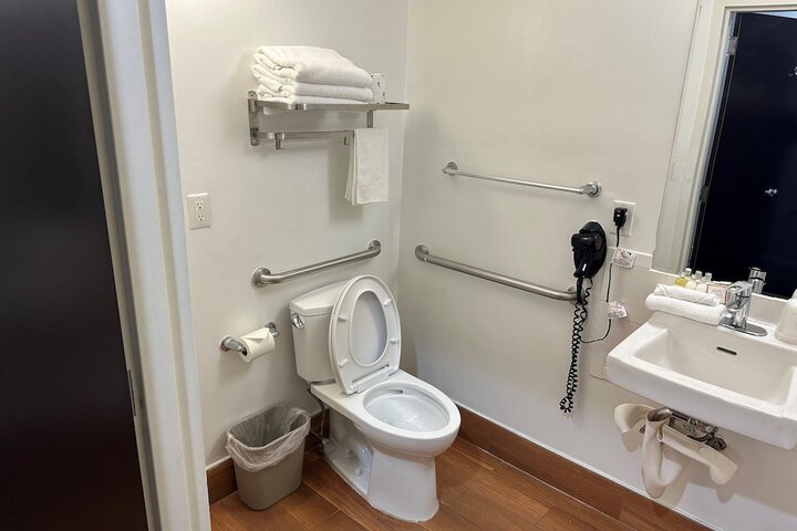 Double Accessible (9 of 11)