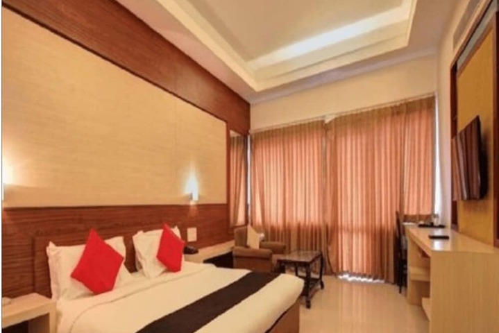 Room 32 of 38