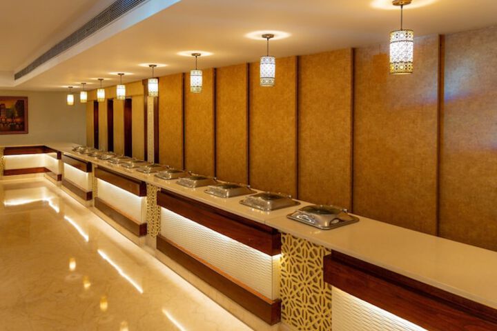 Ballroom/Hall 54 of 74