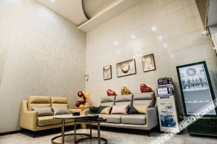 Hotel Interior 12 of 32