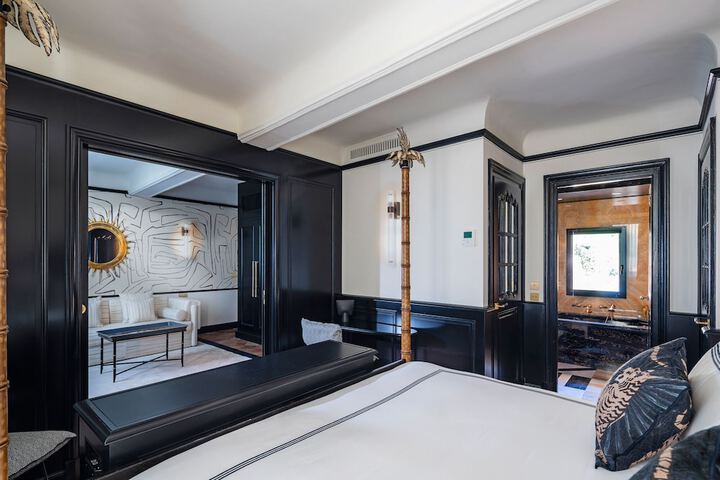 Room 15 of 228