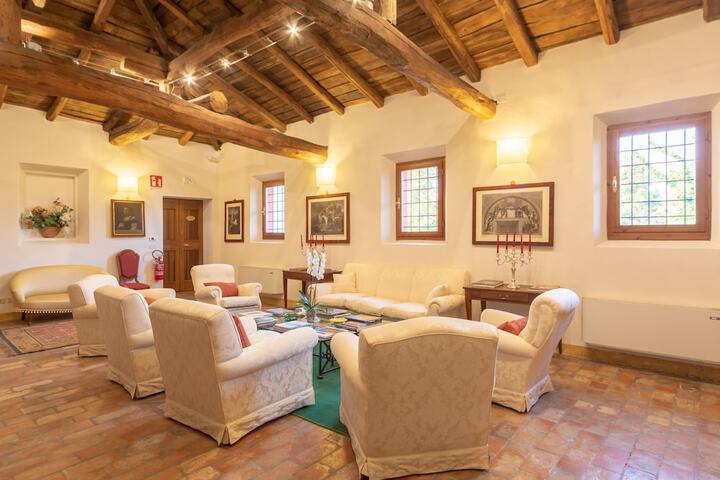 Guest Lobby