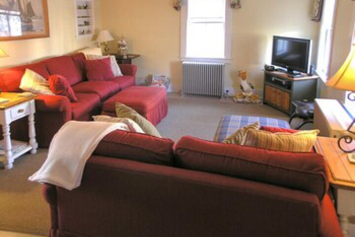 Room 6 of 16