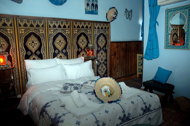 Room 6 of 32