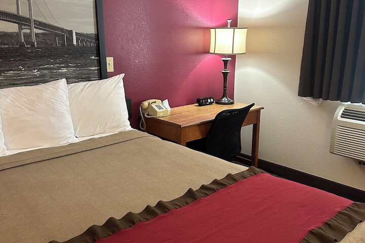 1 King Bed Mobility Accessible (3 of 14)