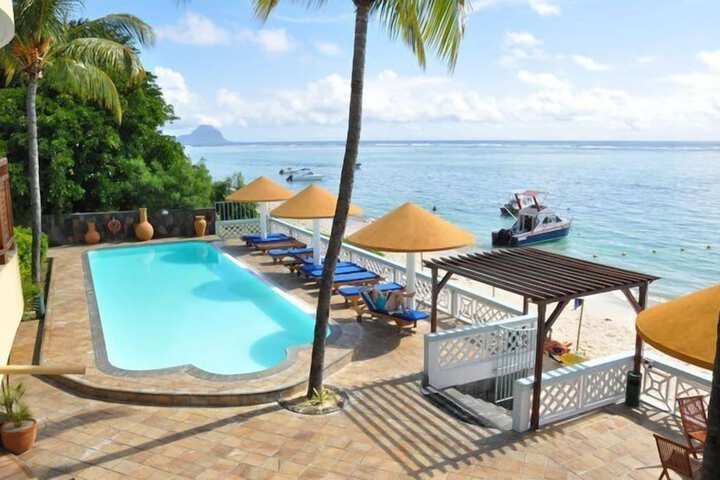 Hotel Pool
