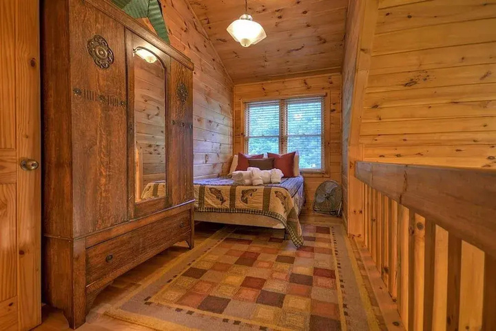 Room 5 of 15