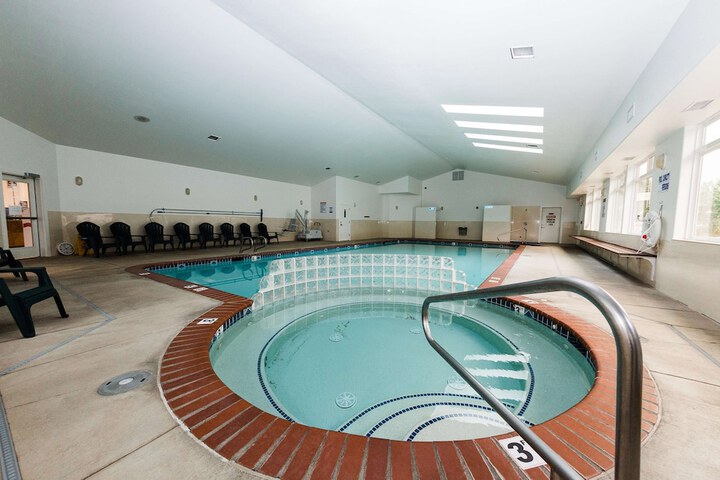 Swimming pool at Inn at Cape Kiwanda