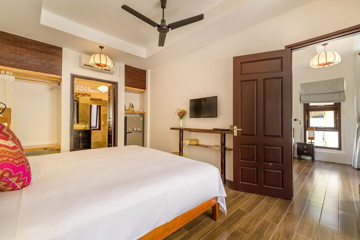 Room 10 of 46