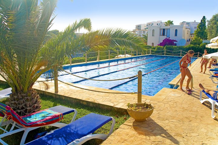 Pool Hotel