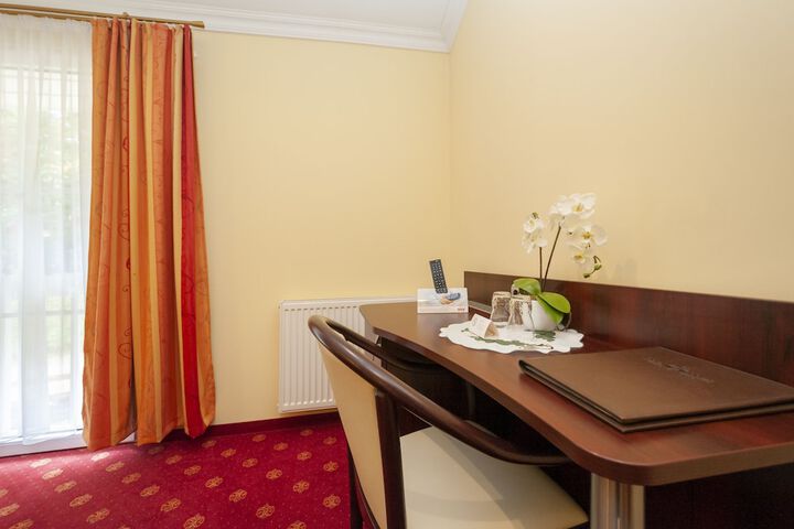 Room 27 of 72