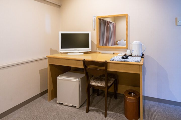 Room 9 of 20