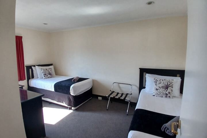 Room 19 of 120