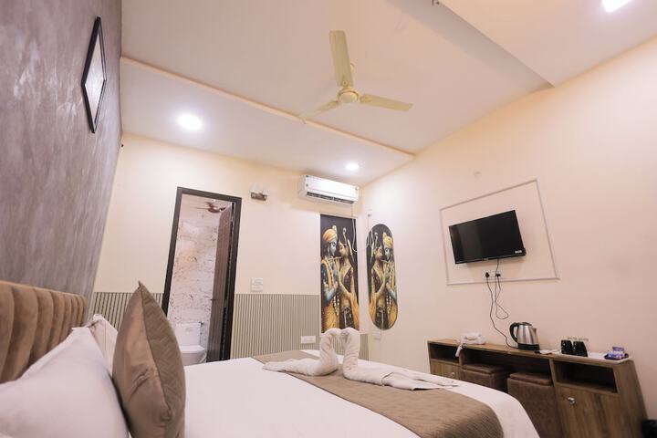 Room 15 of 56