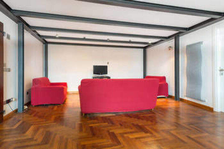 Room 16 of 22