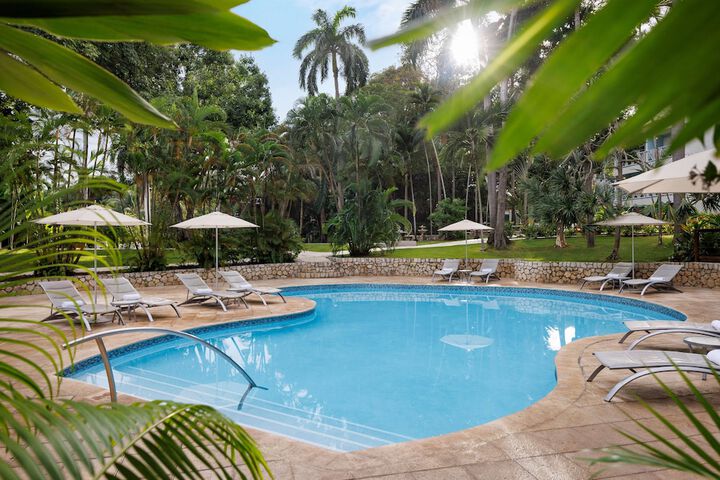 Pool 72 of 121
