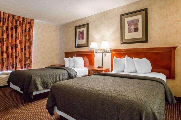 2 Double Beds (10 of 16)