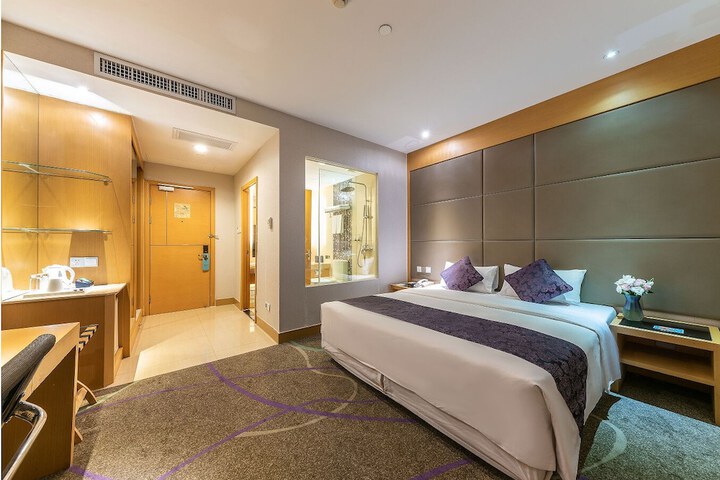 Room 16 of 75