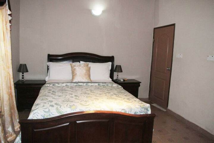 Room 10 of 42