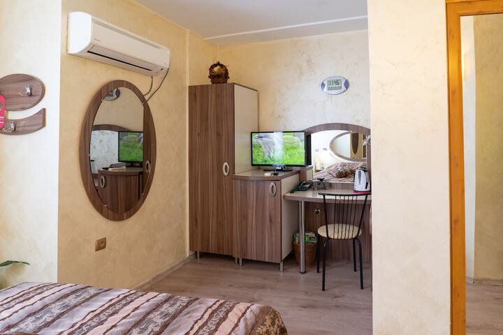 Room 17 of 25