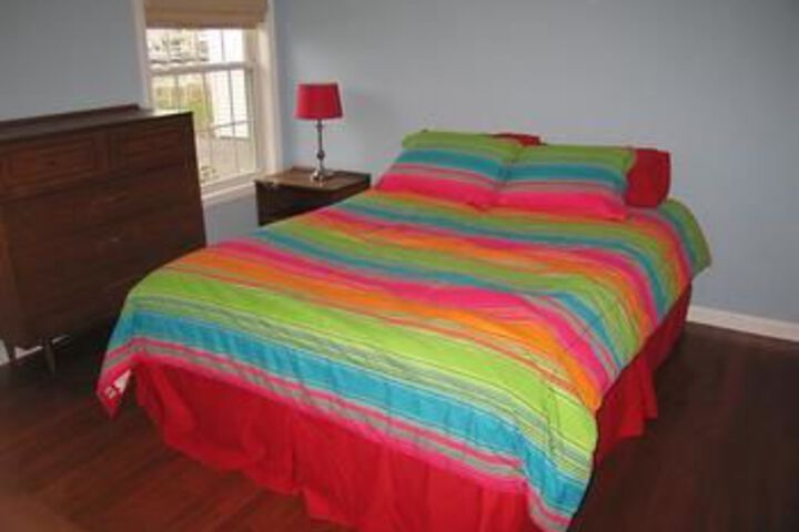 Room 6 of 12