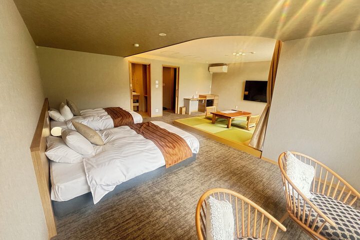 Room 15 of 48