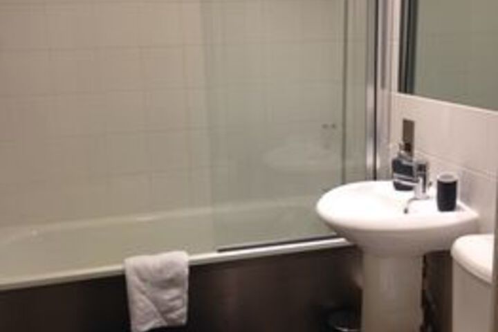 Room 2 of 4