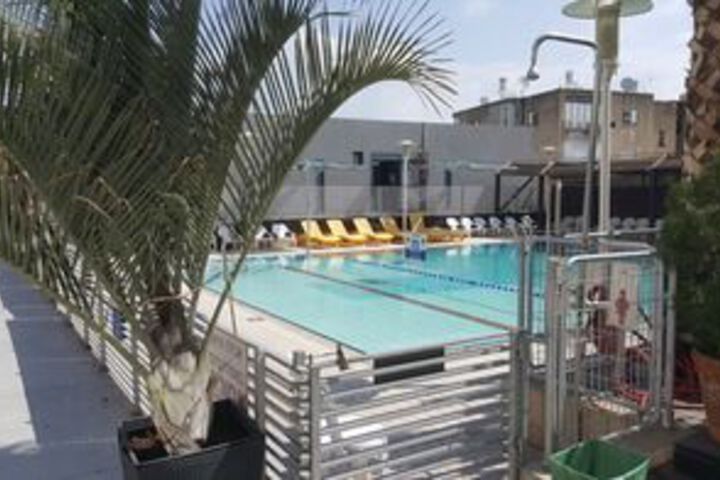 Pool 44 of 46