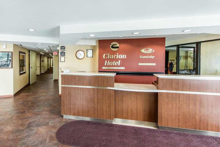 Check-in/check-out kiosk