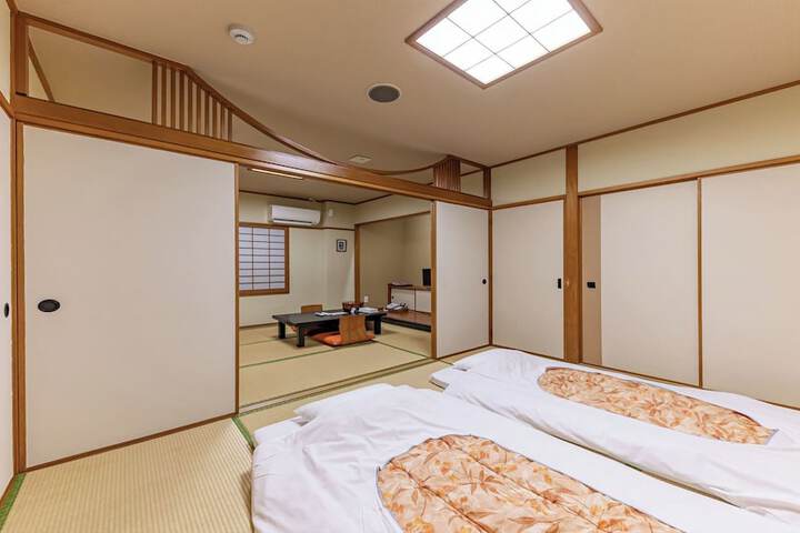 Room 15 of 106