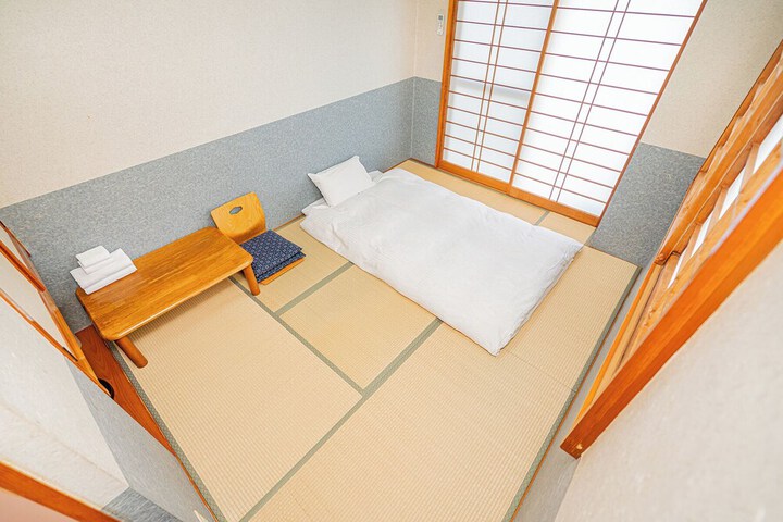 Room 5 of 31