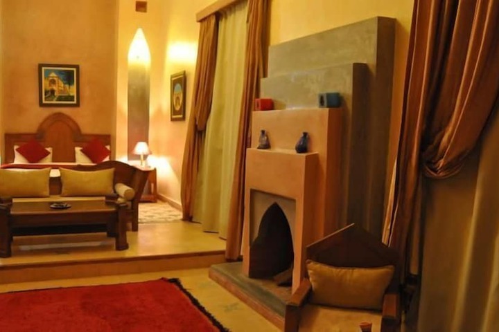 Room 9 of 37
