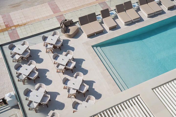 Pool 52 of 79